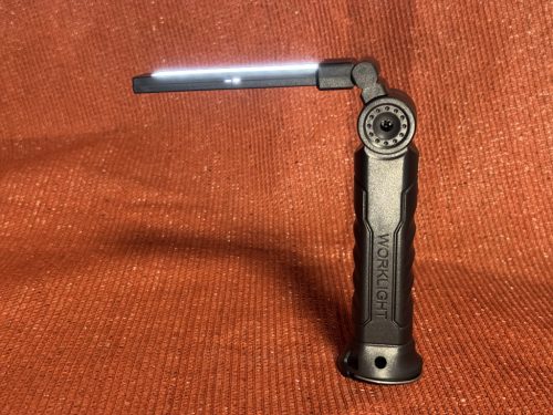 Nagy fényerejű ledes szerelőlámpa